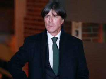 Joachim Loew tetap menjadi pelatih Jerman meski kalah telak dari Spanyol