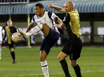 Carlos Vinicius Mencetak Hattrick saat Leeds Jatuh Di Sisi Tingkat Keempat di Piala FA