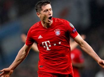 Lewandowski cetak tiga gol di babak pertama saat Barca menang atas Alaves