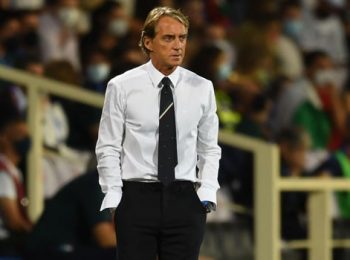 Mancini menyesalkan menyia-nyiakan peluang saat Italia mencatatkan hasil imbang lagi